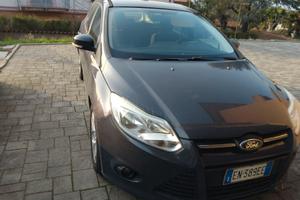 Automobile ford focus