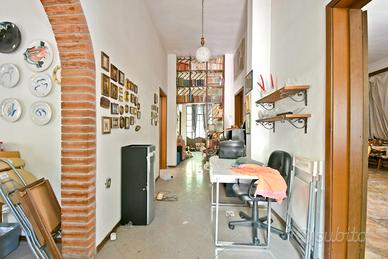 Casa indipendente da ristrutturare con potenziale
