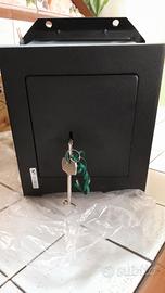 cassaforte con chiave