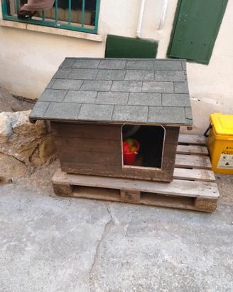 Cuccia cane esterno in legno 90/76/75h