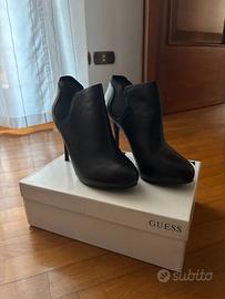 Décolleté Guess nere