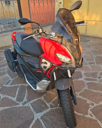 APRILIA SR GT 125