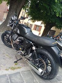 Moto Guzzi V7 Stone