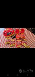 pattini con caschetto e para ginocchia cars