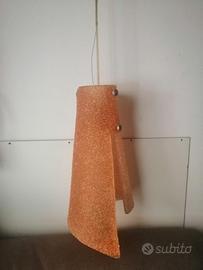 Lampada con 2 diverse tonalità di arancione