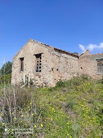 Rudere con terreno agricolo