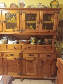 credenza e mobilio da montagna