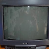 T.V. Sony Trinitron Retro Gaming VHS