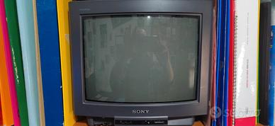 T.V. Sony Trinitron Retro Gaming VHS