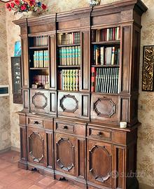 Libreria a parete con base credenza