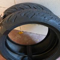 Vendio coppia pneumatici con 1400km per trcer 700