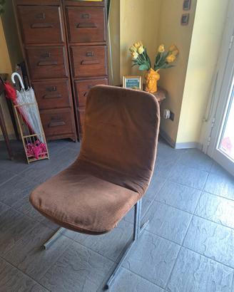 Sedie in metallo e stoffa