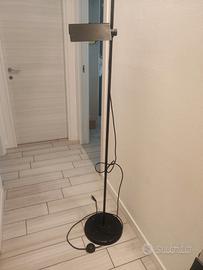 Lampada a piantana con lampadina led