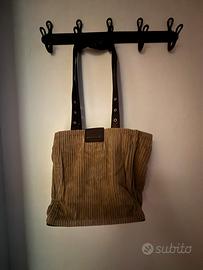 Borsa Camomilla in velluto.