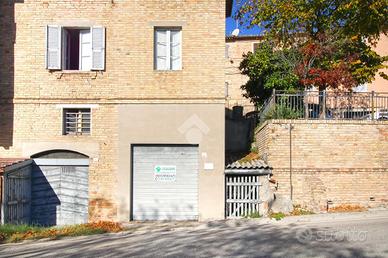 AUTORIMESSA A SANT'ELPIDIO A MARE