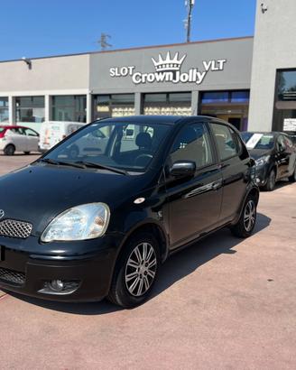 Toyota Yaris 1.0i 16V cat 5 porte Sol