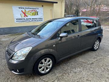 Toyota Corolla Verso 2.2 16V D-4D DPF Sol