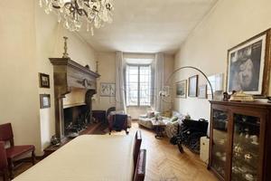 Appartamento di 270 m² con 5 locali a Città di Cas