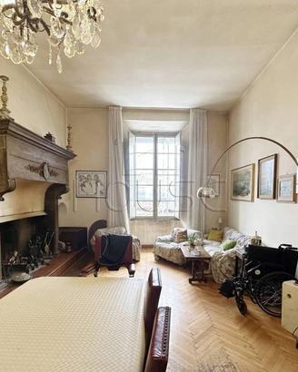 Appartamento di 270 m² con 5 locali a Città di Cas