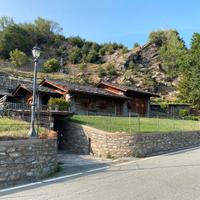 Stalla con terreni agricoli