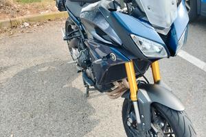 Moto Yamaha tracer 900