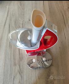 Saladino affetta verdure 