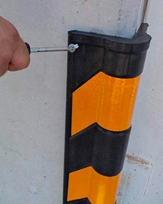 Paraspigoli rifrangente giallo e nero in gomma 