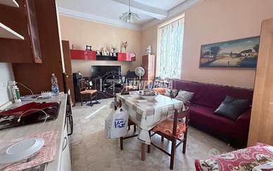 Via Santa Marta - Appartamento con terrazzo e pos