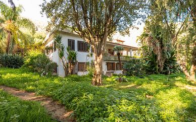 Partanna Mondello Villa con giardino e piscina