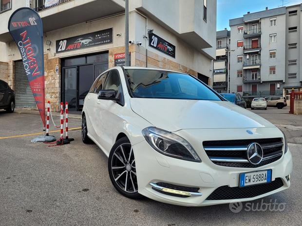 Mercedes-benz B 180 Premium * Navi 12.3 