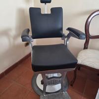 Poltrona sedia da barbiere antica