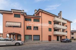 TRILOCALE AL PIANO PRIMO CON BOX, CANTINA E POSTO