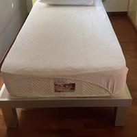 Letto singolo una piazza e mezza