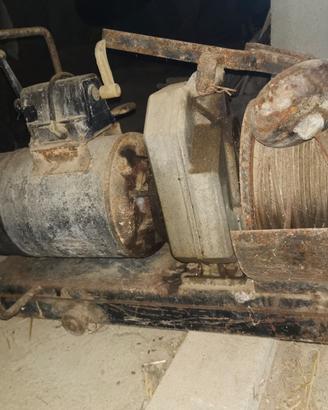 Paranco elettrico montacarichi con impalcature