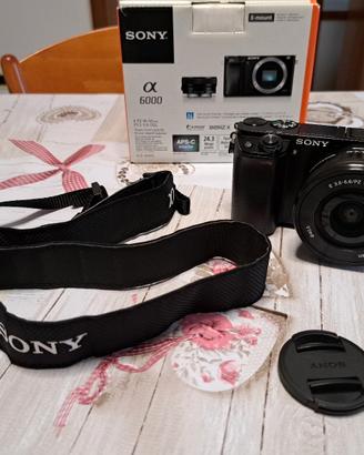 Fotocamera Sony a6000 + obiettivo 16-50mm f/3.5-5