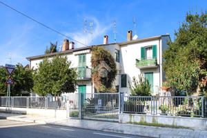 3 LOCALI A TORTORETO