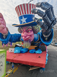 Carro allegorico con zio sam