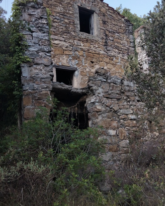 Terreno con Rustico in Liguria