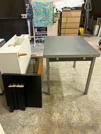 Tavolo apribile , tsvolino basso legno/vetro