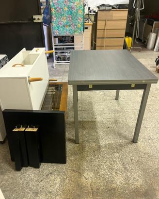 Tavolo apribile , tsvolino basso legno/vetro
