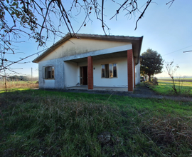 Vendita casa singola con terreno annesso