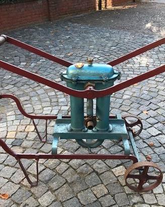 Antica pompa enologica