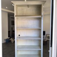 Libreria Shabby con cassetto e staffa e scala