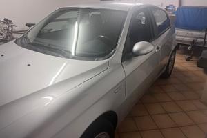 automobile privata alfa romeo