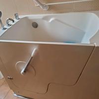 Vasca da bagno per disabili