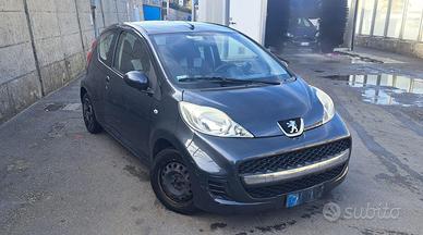 PEUGEOT 107- BENZINA - PER NEOPATENTATI