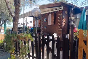 Bungalow con roulotte ad Albenga ( Sv )
