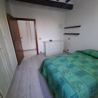 Si offre ospitalità in camera a poggio rusco