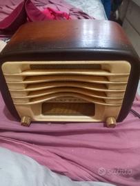 Radio antica a valvole