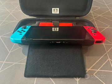 Nintendo switch 1 oled con 2 giochi